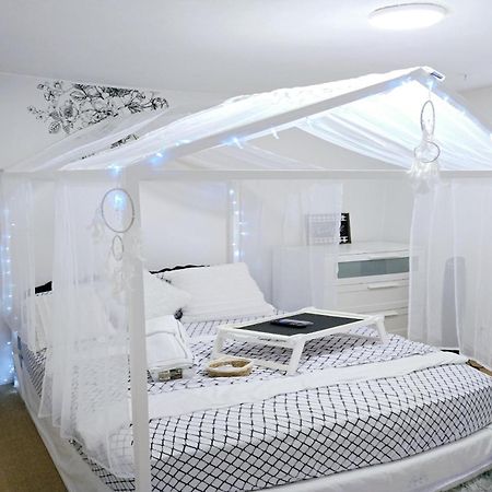 Lovely Cozy Room! With Attached Private Bath In The Heart Of Vancouver! Private Parking & Self Check-In! Екстер'єр фото