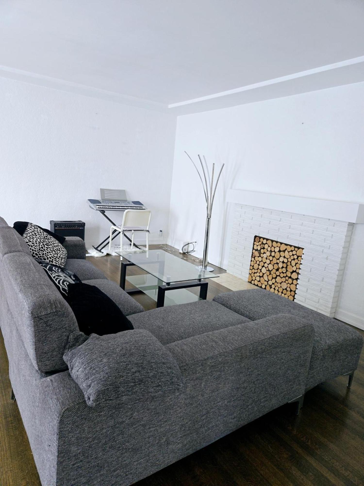 Lovely Cozy Room! With Attached Private Bath In The Heart Of Vancouver! Private Parking & Self Check-In! Екстер'єр фото